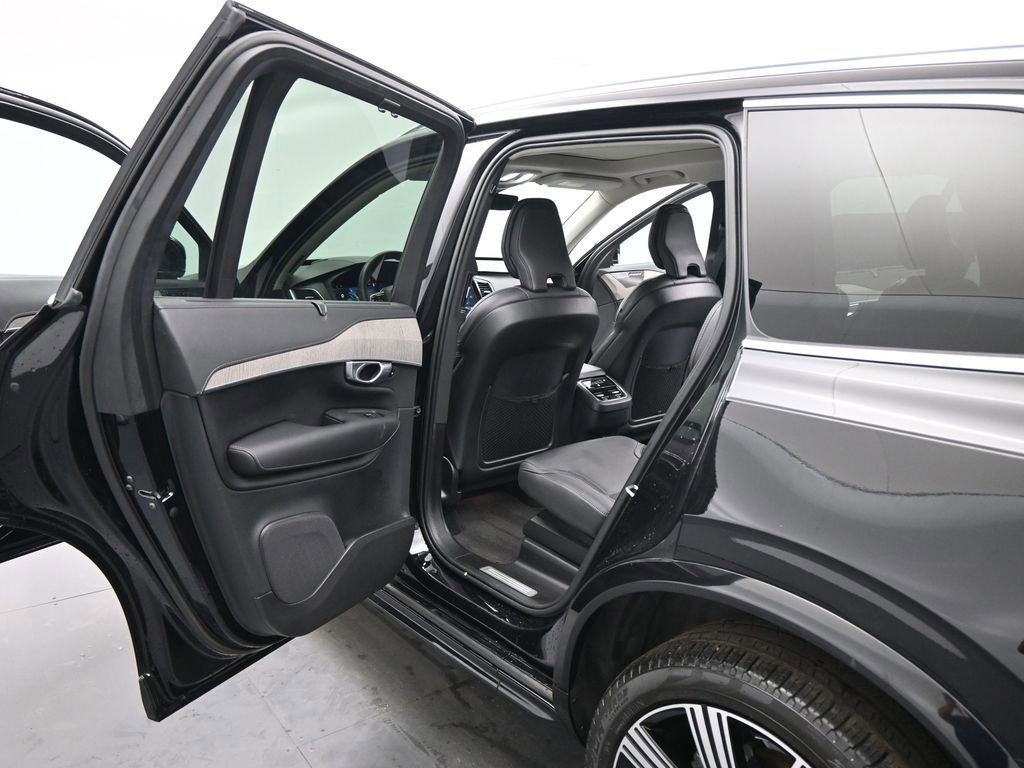 Used 2023 Volvo XC90 B6 Ultimate w/ Protection Package Premier image 45