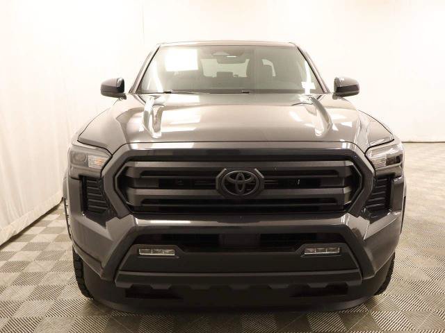Used 2025 Toyota Tacoma SR5 AWD/4WD image 3