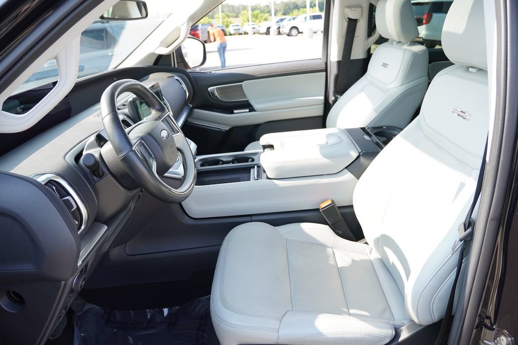 Certified 2025 Ford Expedition Max Platinum AWD/4WD image 16