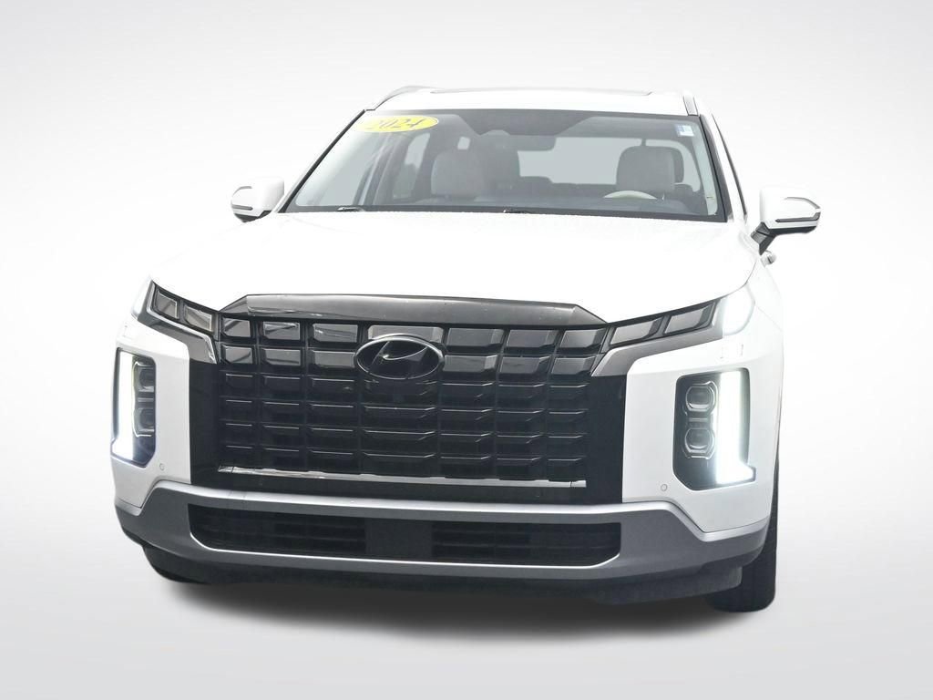 Used 2024 Hyundai Palisade Limited FWD image 2