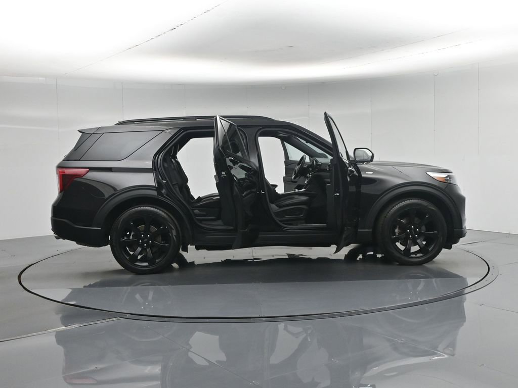 Certified 2024 Ford Explorer ST-Line w/ Class IV Trailer Tow Package RWD image 5