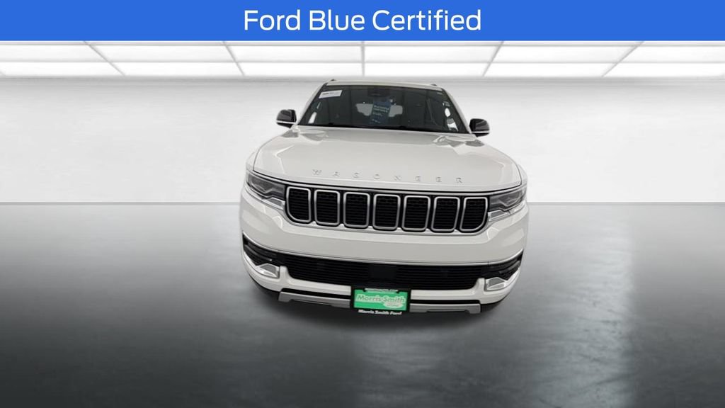 Used 2024 Jeep Wagoneer L Series II w/ Flexible Seating Group AWD/4WD image 2