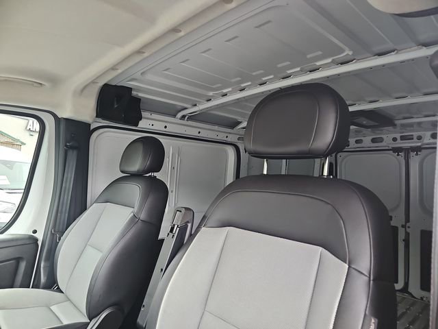 Used 2025 RAM ProMaster 2500 w/ Convenience Group FWD image 16