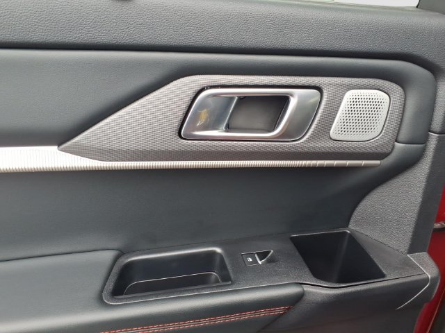 Certified 2025 Ford Explorer ST AWD/4WD image 9