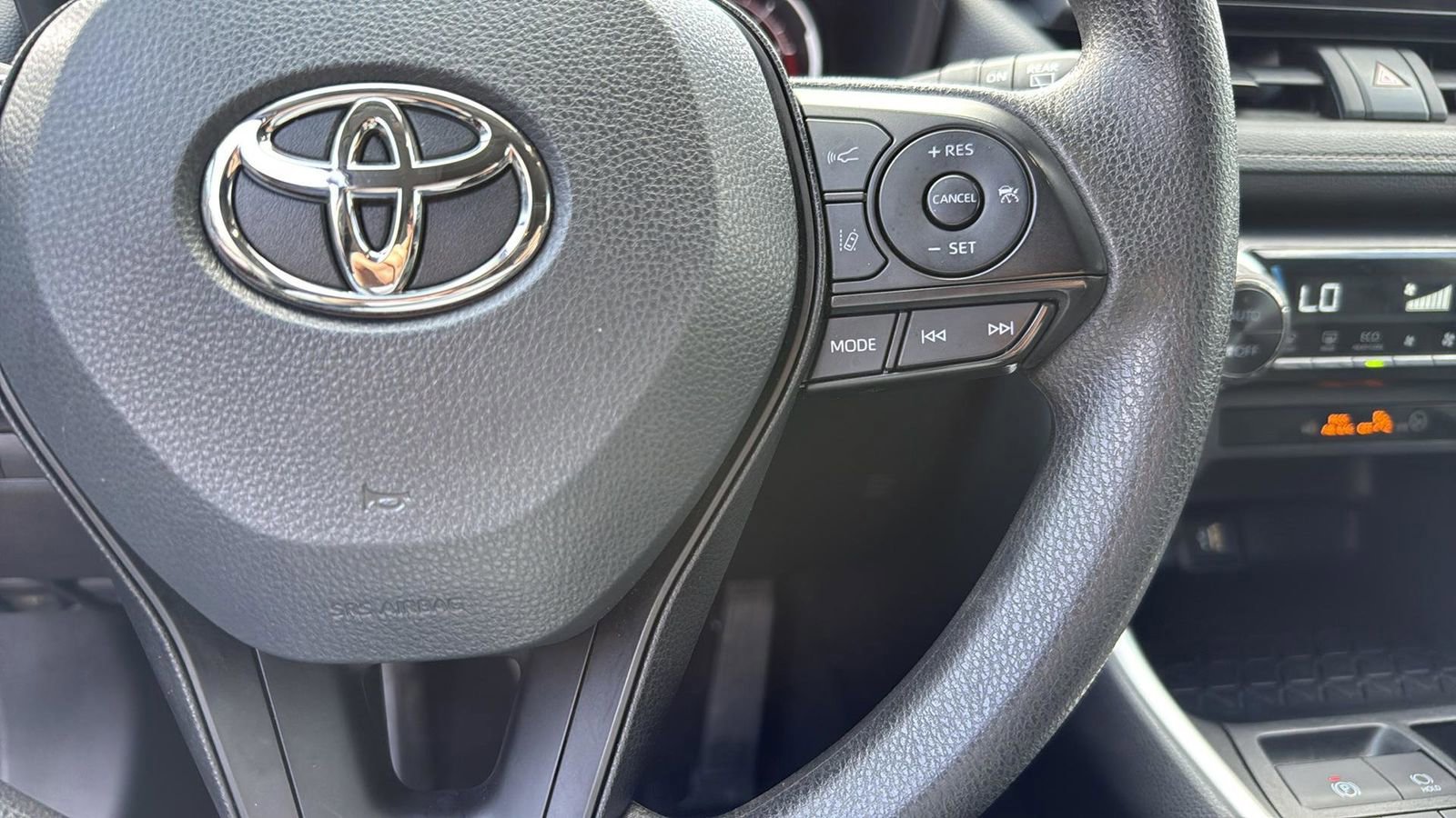 Used 2025 Toyota RAV4 XLE w/ Convenience Package image 16