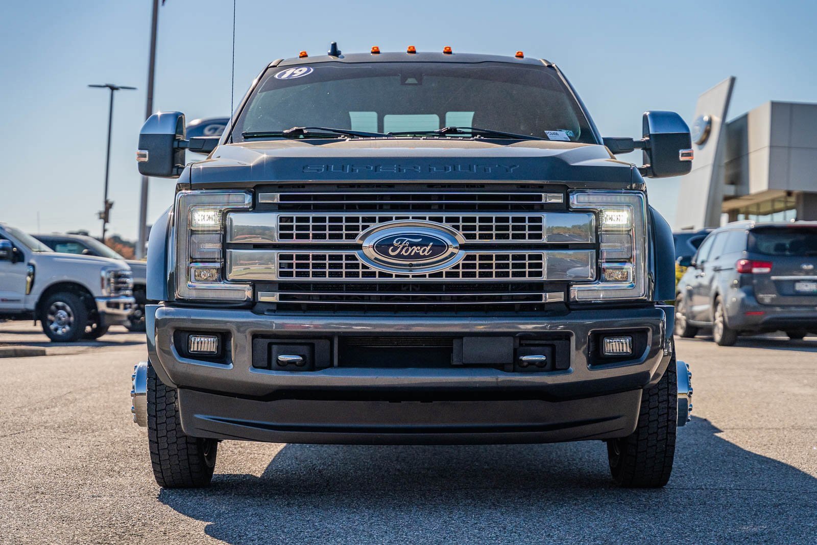 Certified 2019 Ford F450 Platinum w/ Platinum Ultimate Package image 8