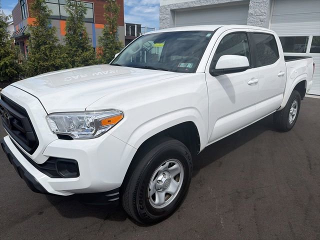 Used 2022 Toyota Tacoma SR AWD/4WD image 2