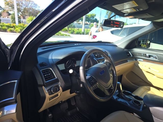 Certified 2017 Ford Explorer Limited image 8