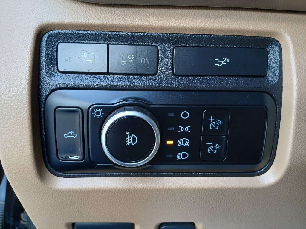 Certified 2024 Ford F250 Lariat w/ Lariat Ultimate Package AWD/4WD image 14