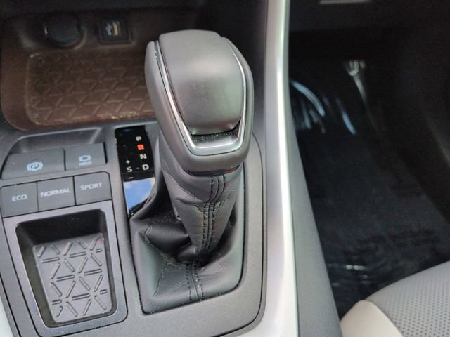 Used 2025 Toyota RAV4 Limited FWD image 19