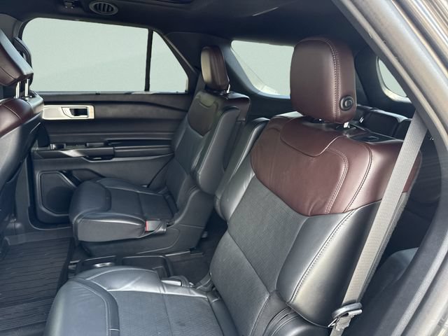 Certified 2020 Ford Explorer Platinum w/ Premium Technology Package AWD/4WD image 36