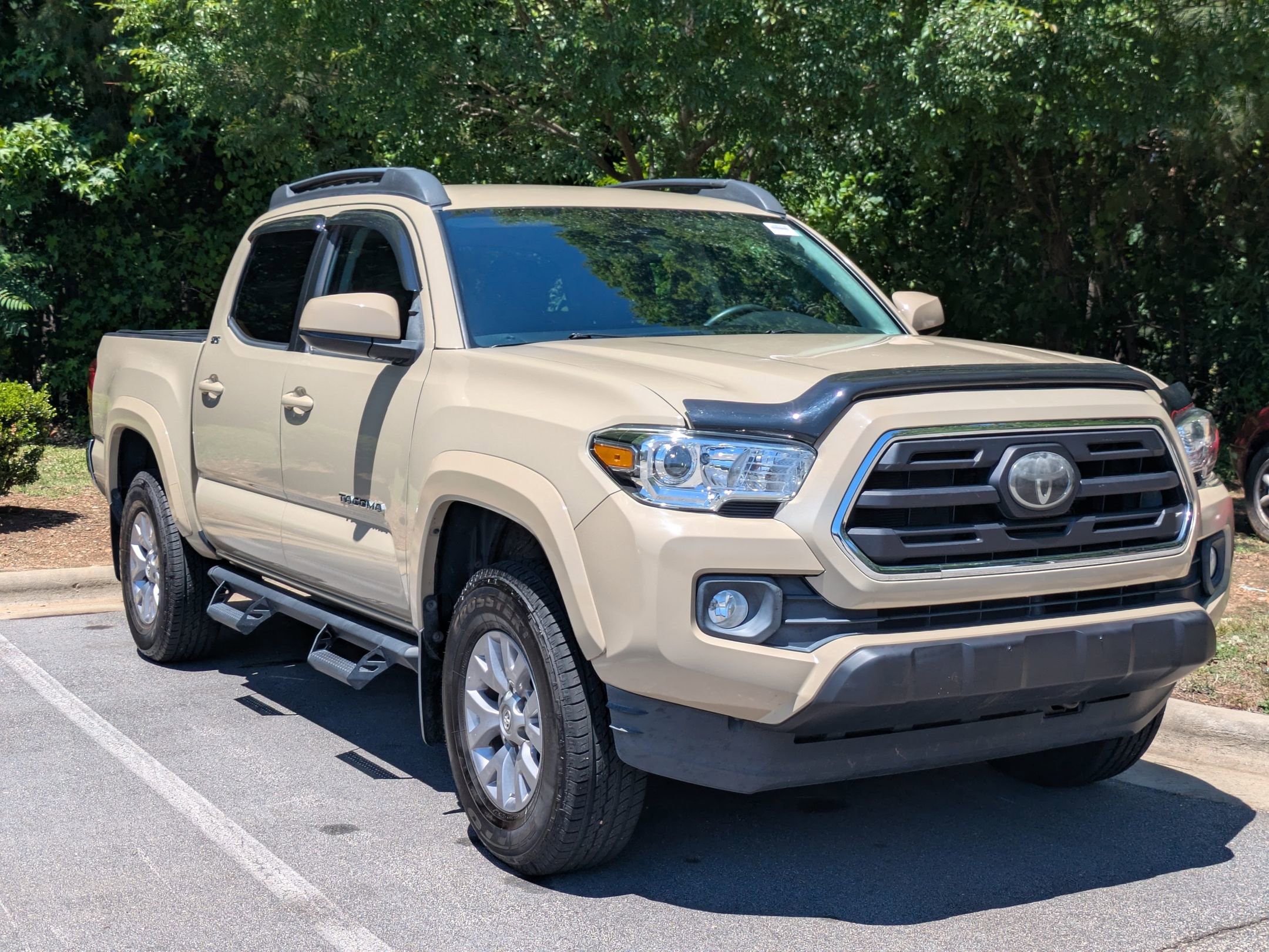 Used 2019 Toyota Tacoma SR5 RWD image 2