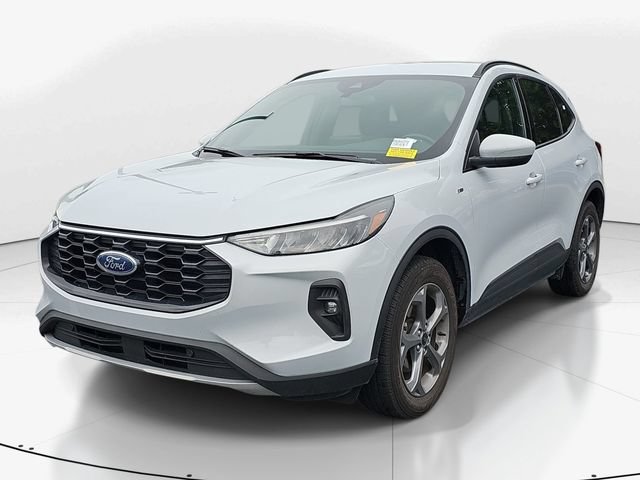 Certified 2025 Ford Escape ST-Line Select AWD/4WD image 7