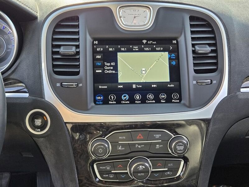 Used 2018 Chrysler 300 Limited w/ Safetytec Plus Group image 22