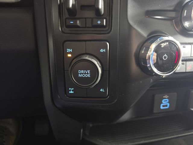 Certified 2025 Ford F350 Lariat w/ Black Appearance Package image 19