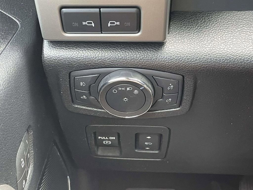 Certified 2020 Ford F150 Lariat image 28