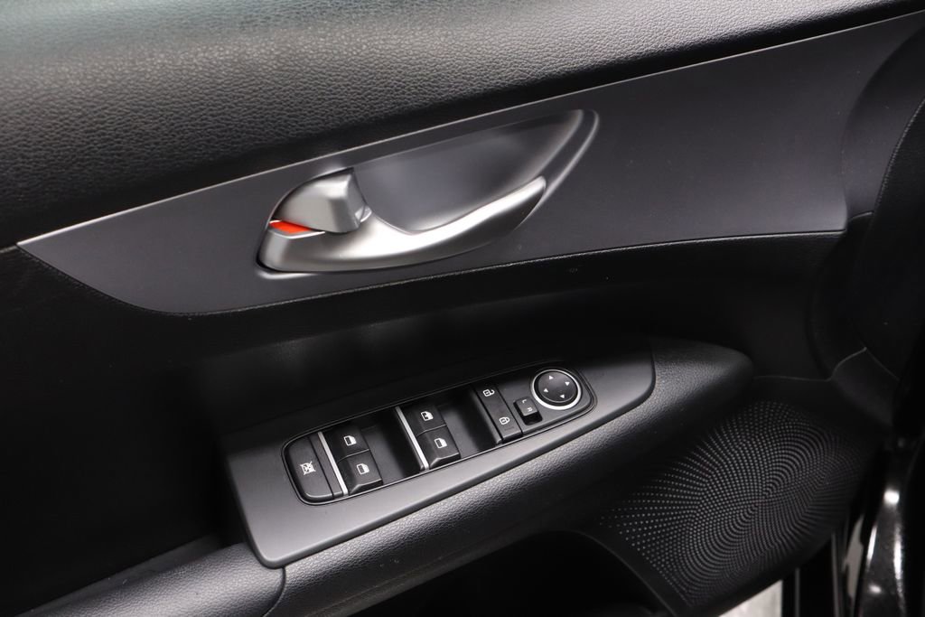 Used 2024 Kia Forte LXS w/ LXS Technology Package FWD image 22