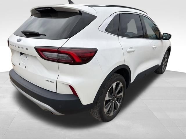 Certified 2023 Ford Escape Platinum image 3
