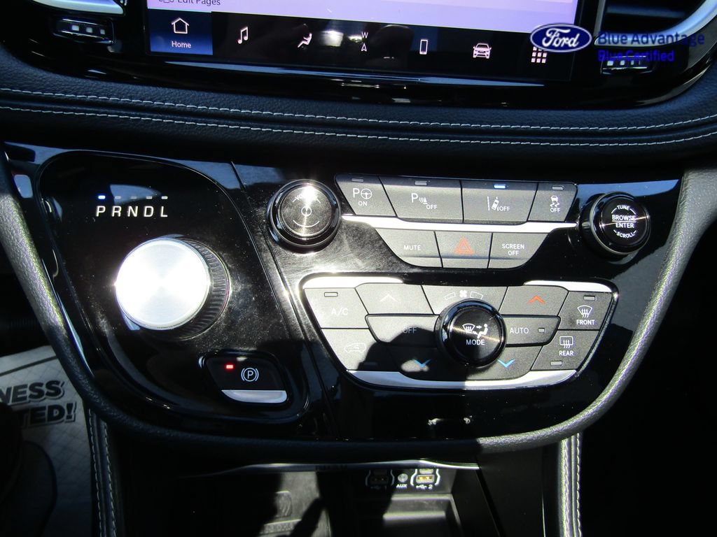 Used 2022 Chrysler Pacifica Limited w/ Uconnect Theater Family Group FWD image 27