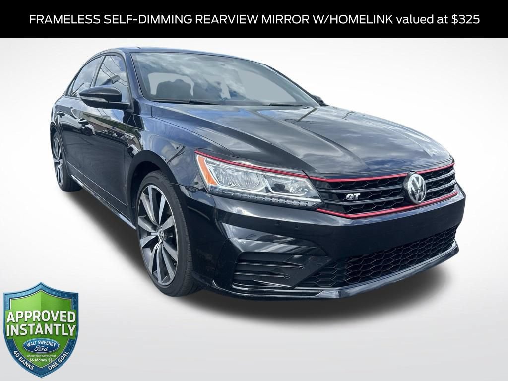 Used 2018 Volkswagen Passat 3.6 FWD image 1