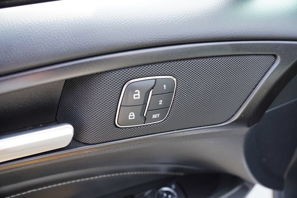 Certified 2020 Ford Fusion Titanium FWD image 21