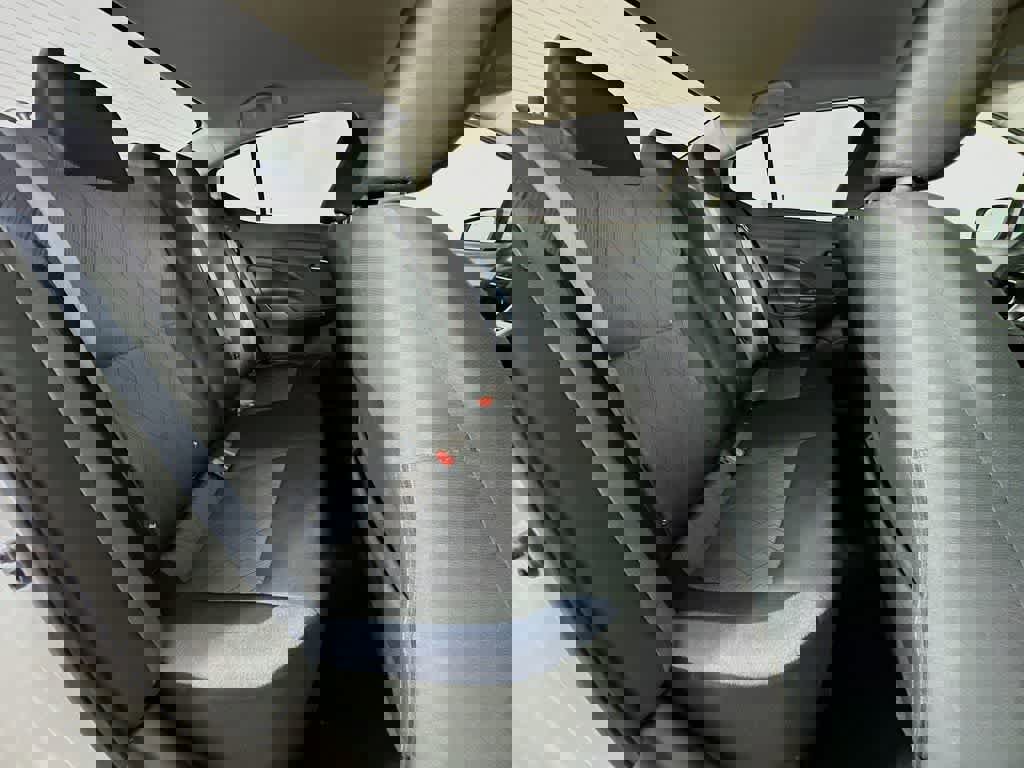 Used 2023 Nissan Versa SV image 29