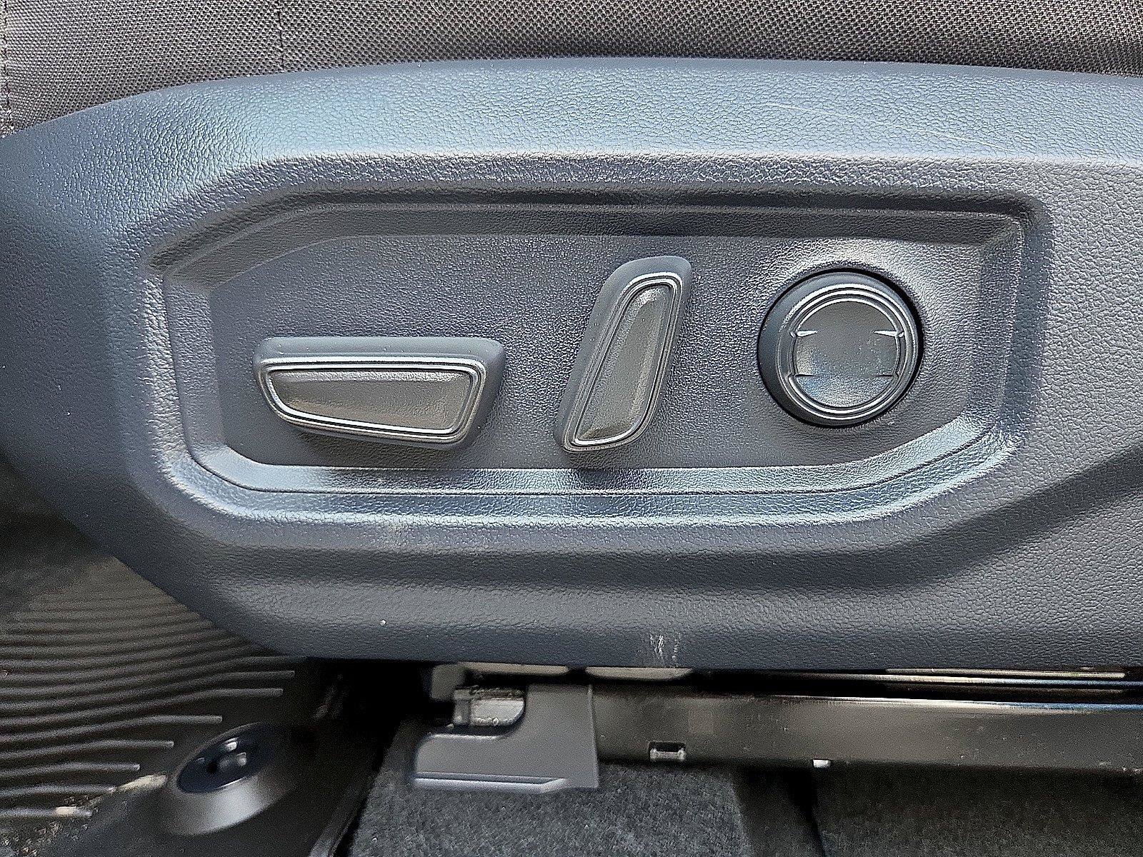 Used 2025 Toyota Tundra SR5 AWD/4WD image 17