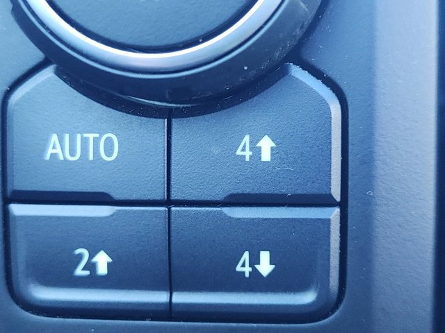 Used 2019 Chevrolet Silverado 1500 High Country w/ Technology Package AWD/4WD image 28