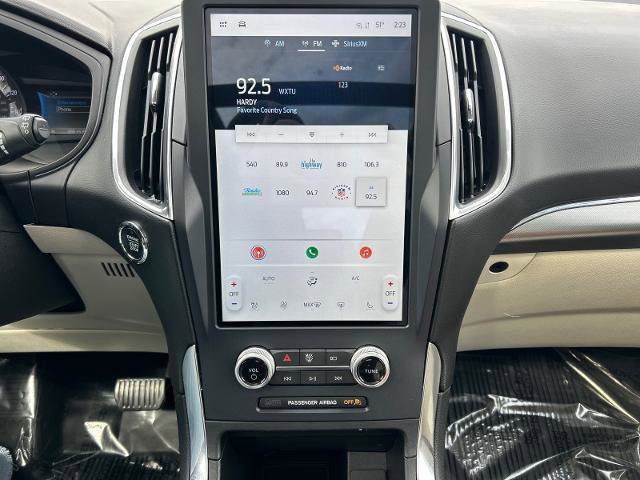 Certified 2022 Ford Edge Titanium AWD/4WD image 27