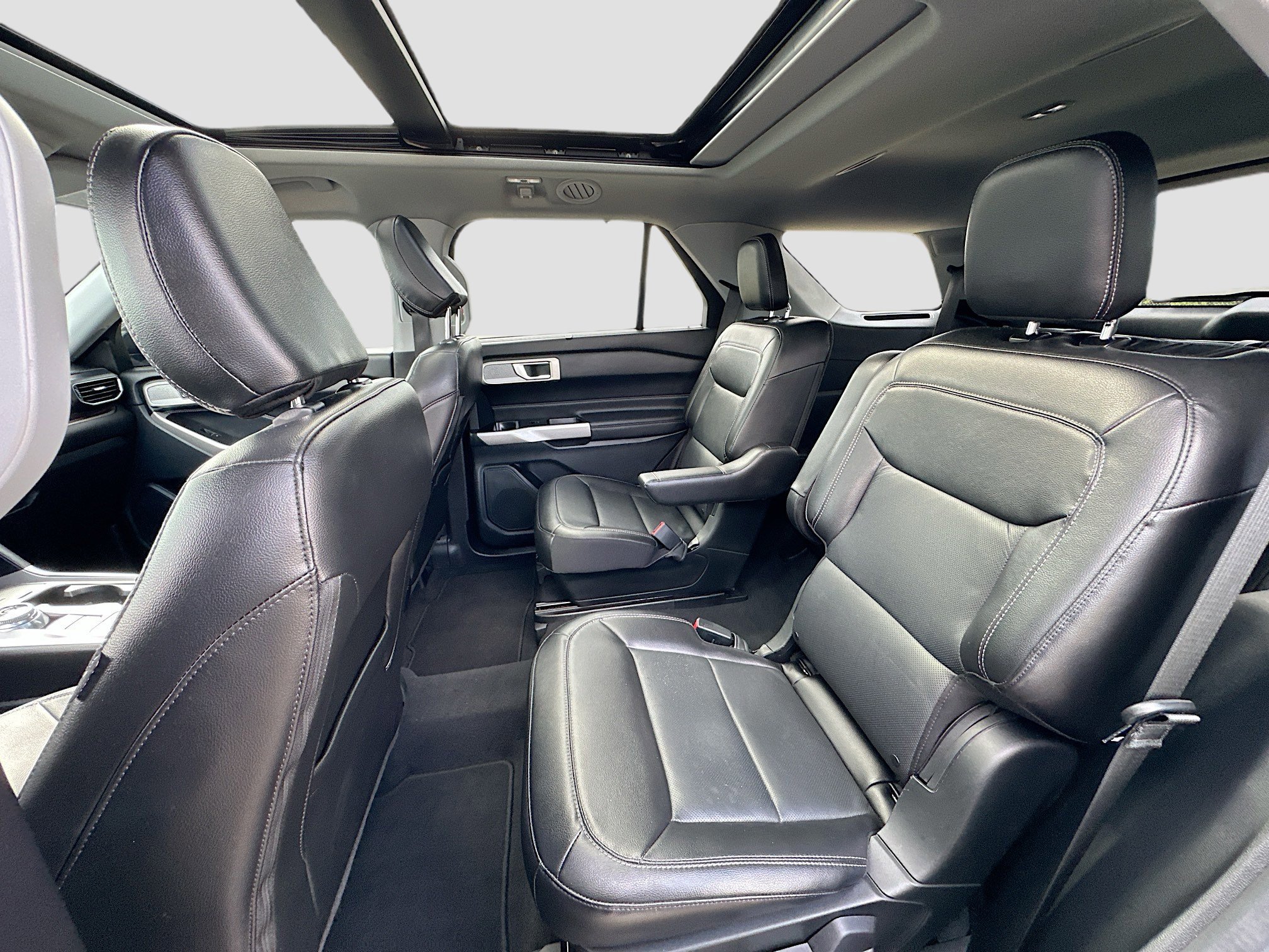 Certified 2022 Ford Explorer Limited w/ Equipment Group 301A image 25