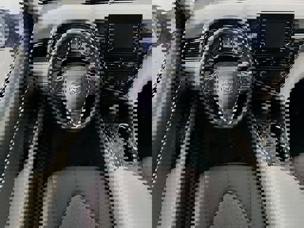 Used 2022 Toyota Camry LE image 10