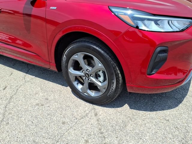 Certified 2024 Ford Escape ST-Line w/ Tech Pack #1 AWD/4WD image 4