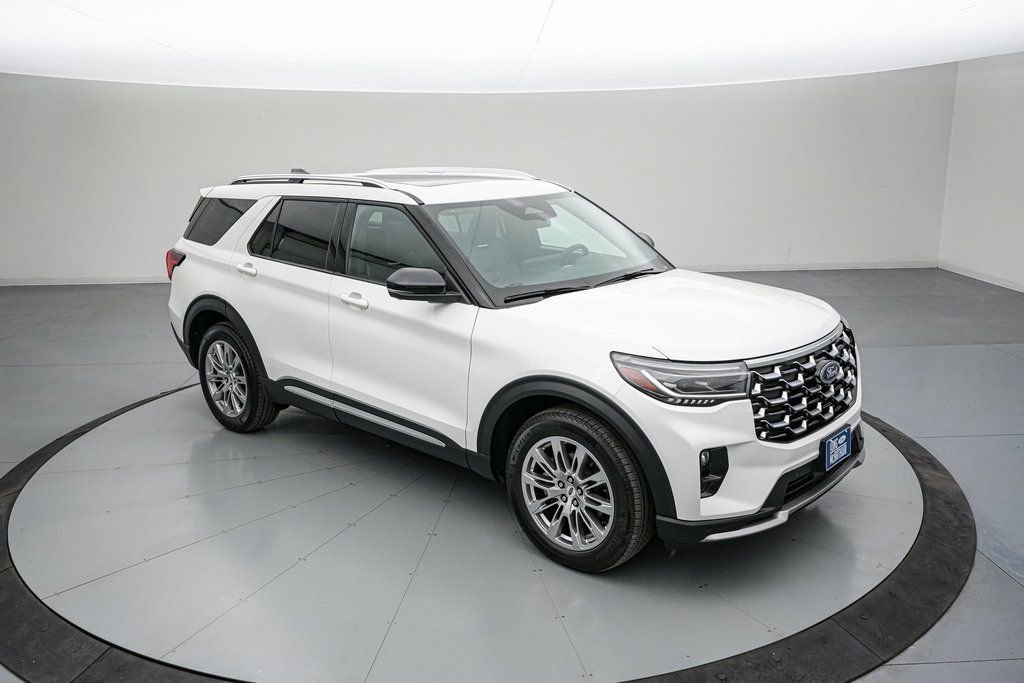 Certified 2025 Ford Explorer Platinum image 8