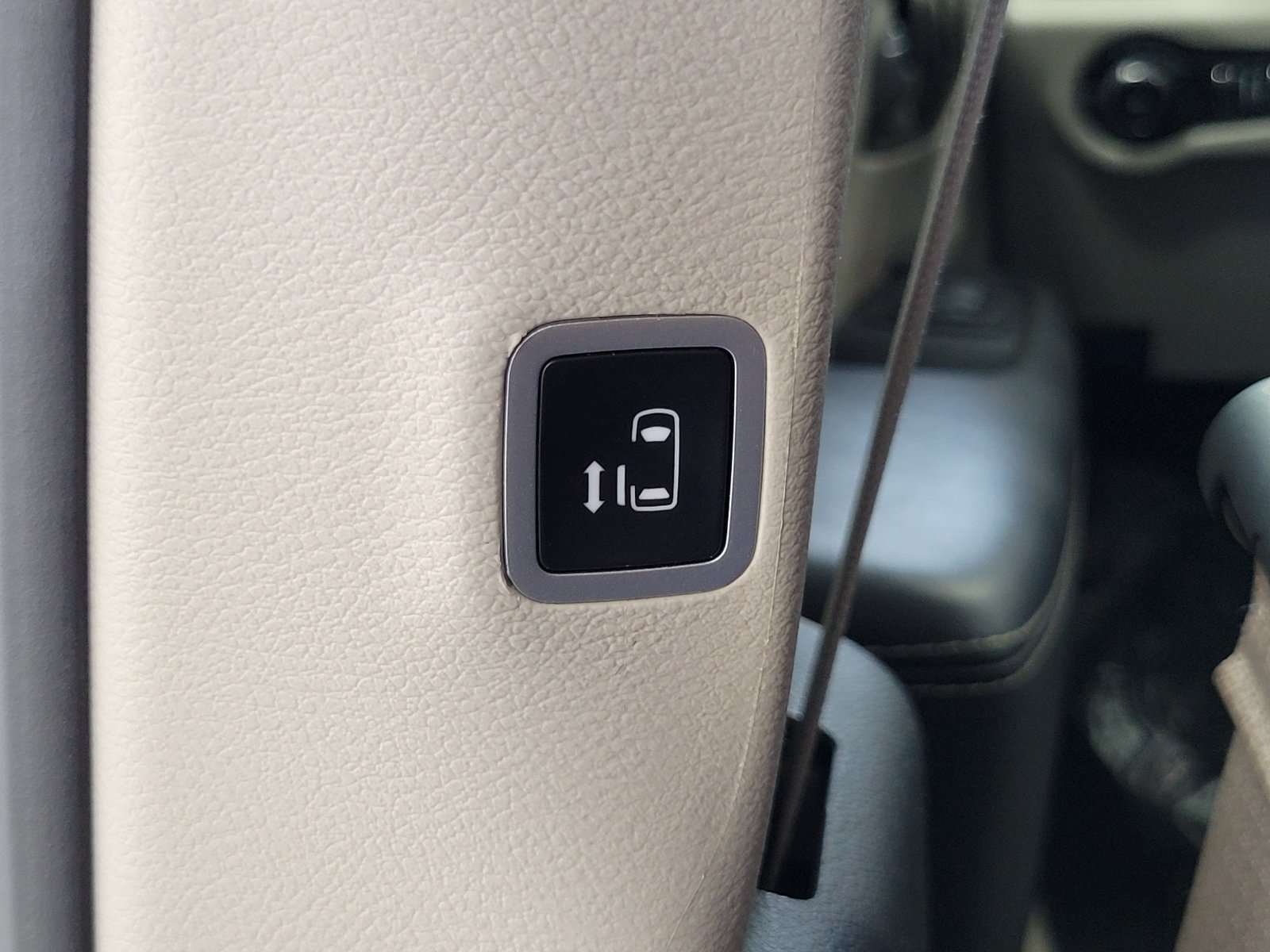 Used 2023 Chrysler Pacifica Touring-L FWD image 28