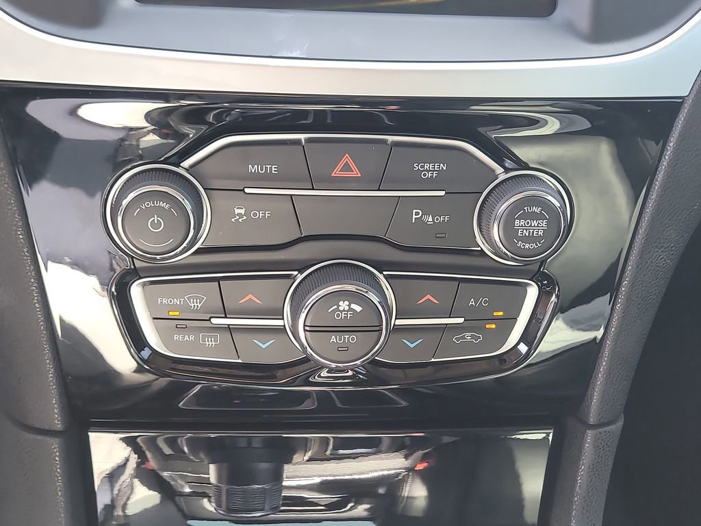 Used 2023 Chrysler 300 Touring L image 24