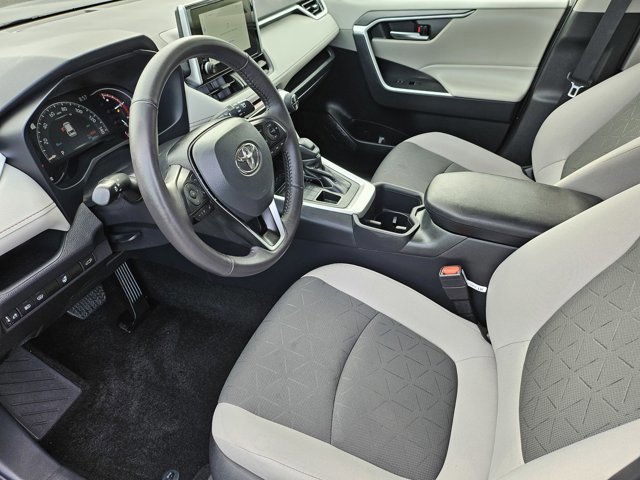 Used 2025 Toyota RAV4 XLE image 14