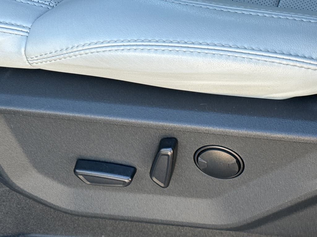 Certified 2025 Ford Expedition Max Platinum image 27