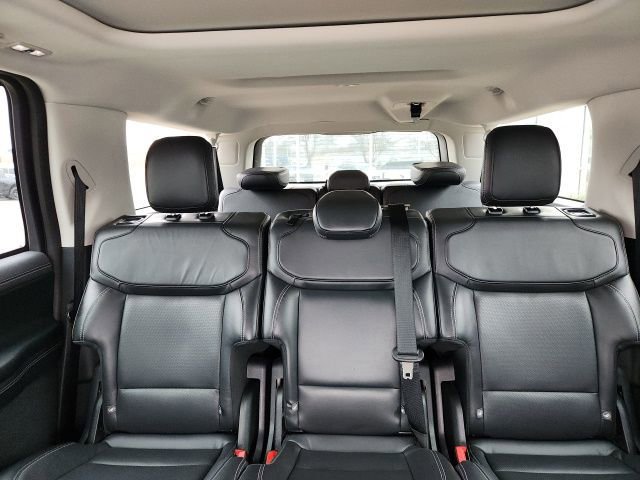 Certified 2025 Ford Expedition Max Platinum image 19