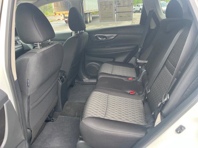 Used 2019 Nissan Rogue SV w/ Premium Package FWD image 19