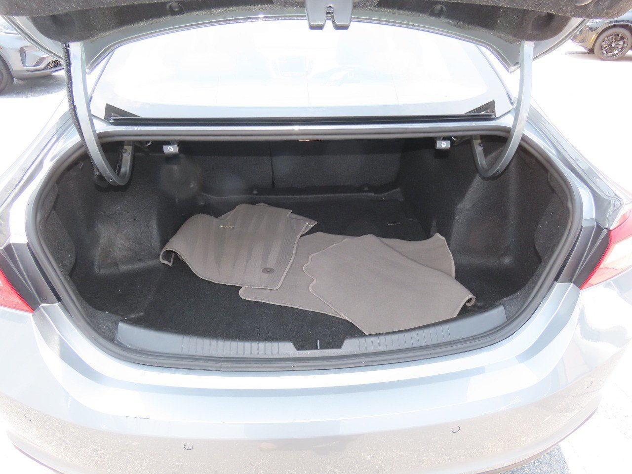 Used 2025 Chevrolet Malibu LT FWD image 14