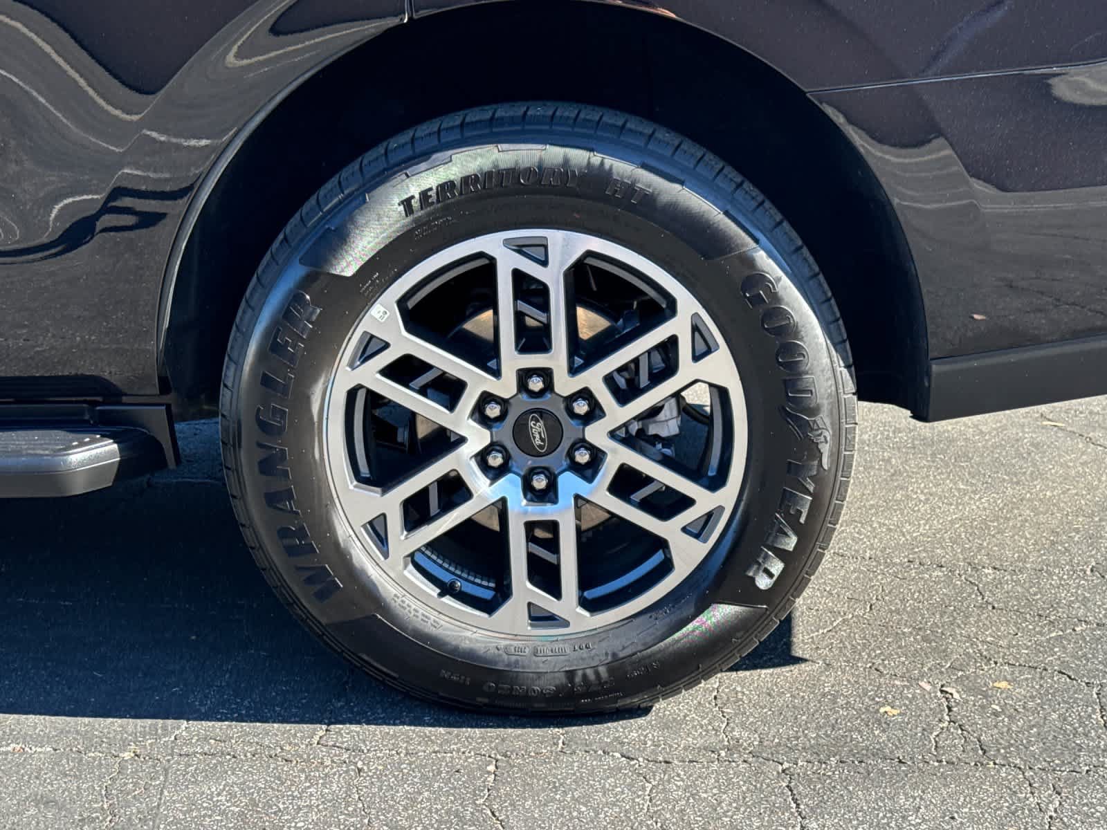 Certified 2025 Ford Expedition Active RWD image 26