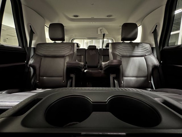 Certified 2025 Ford Expedition Platinum w/ Platinum Ultimate Package AWD/4WD image 17