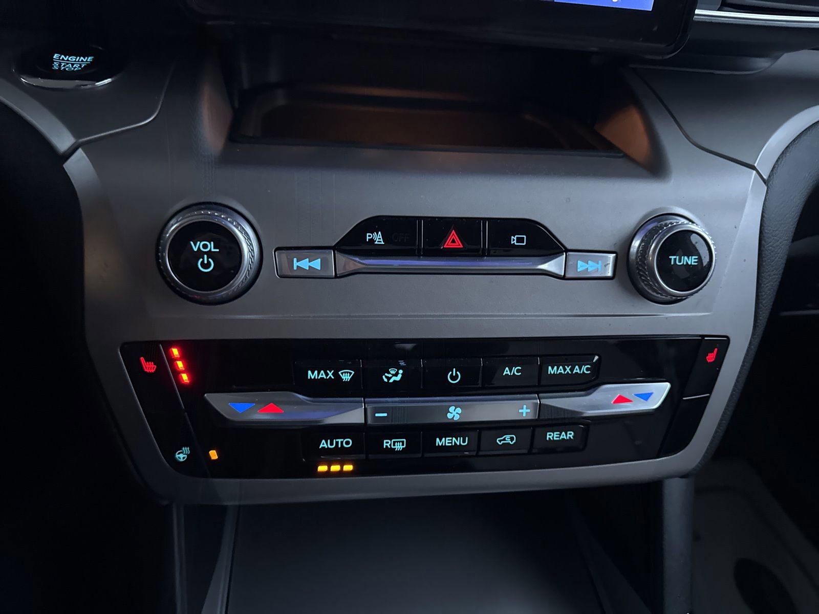 Certified 2023 Ford Explorer XLT w/ Equipment Group 202A image 34