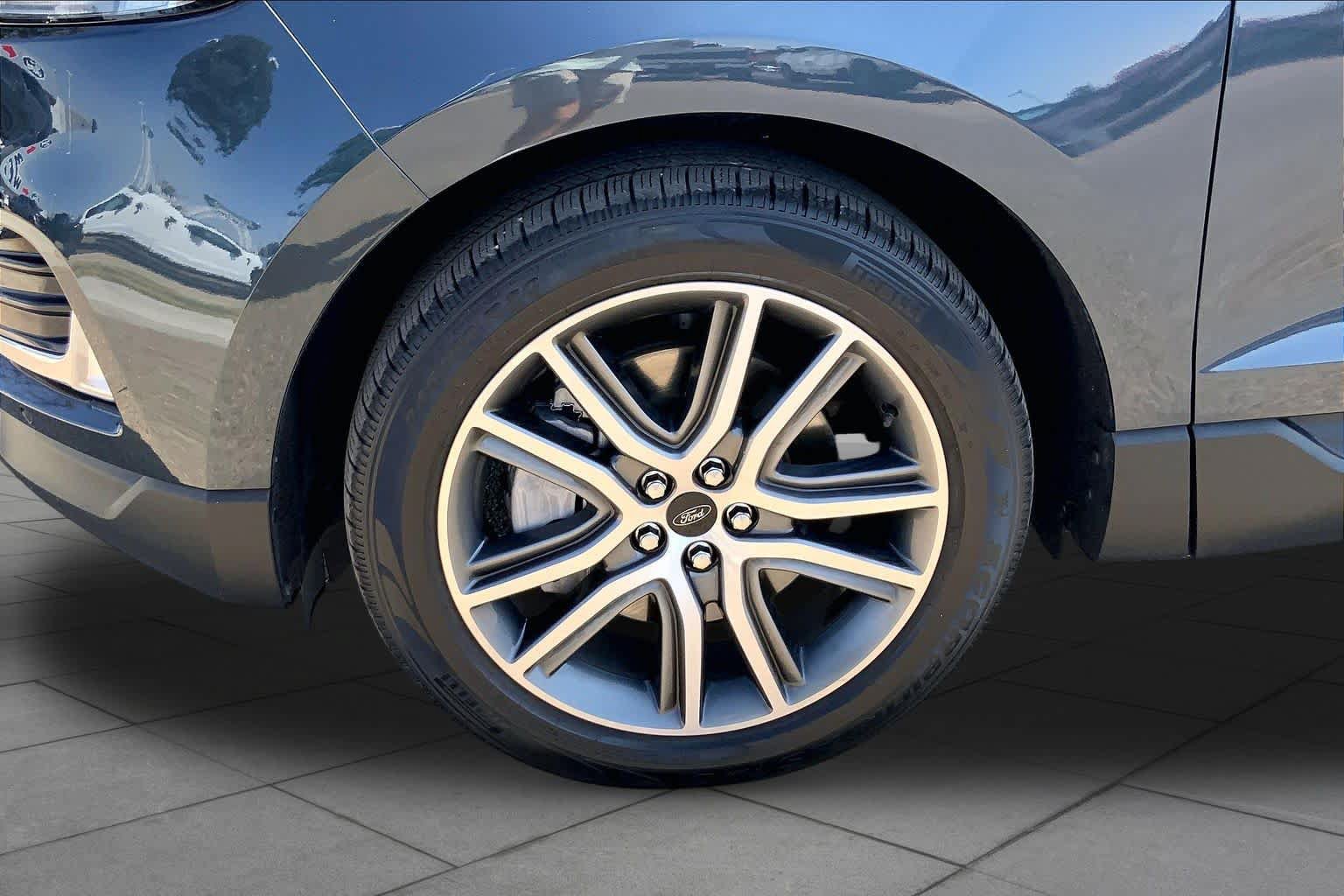 Certified 2024 Ford Edge Titanium AWD/4WD image 11