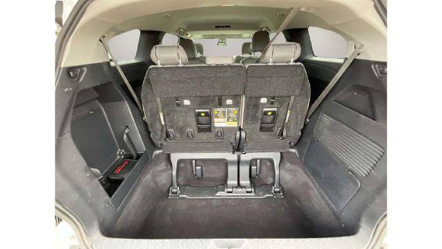 Used 2025 Toyota Sienna XLE FWD image 10