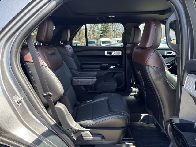 Certified 2022 Ford Explorer Platinum w/ Equipment Group 601A image 27