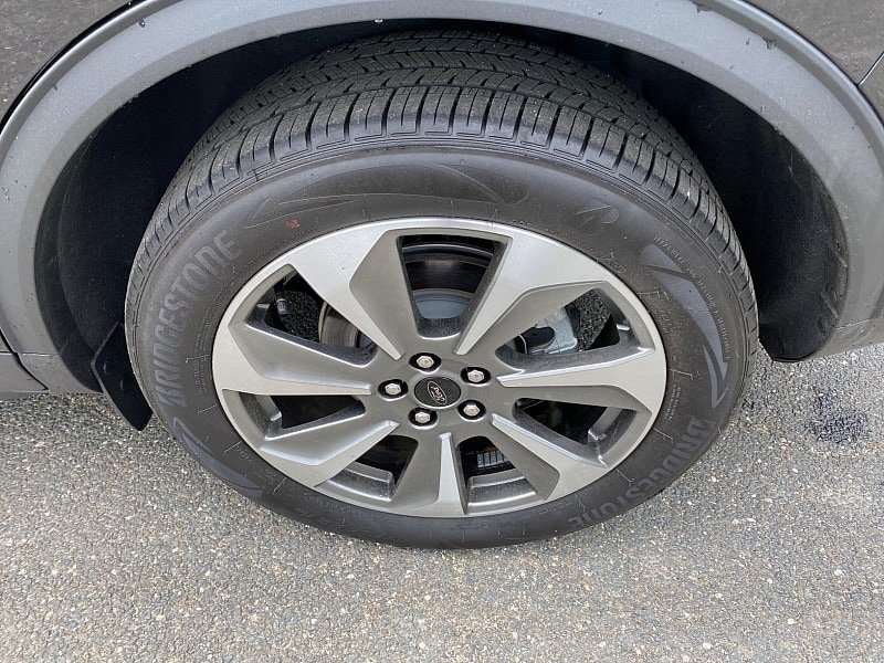 Certified 2025 Ford Escape Platinum AWD/4WD image 13