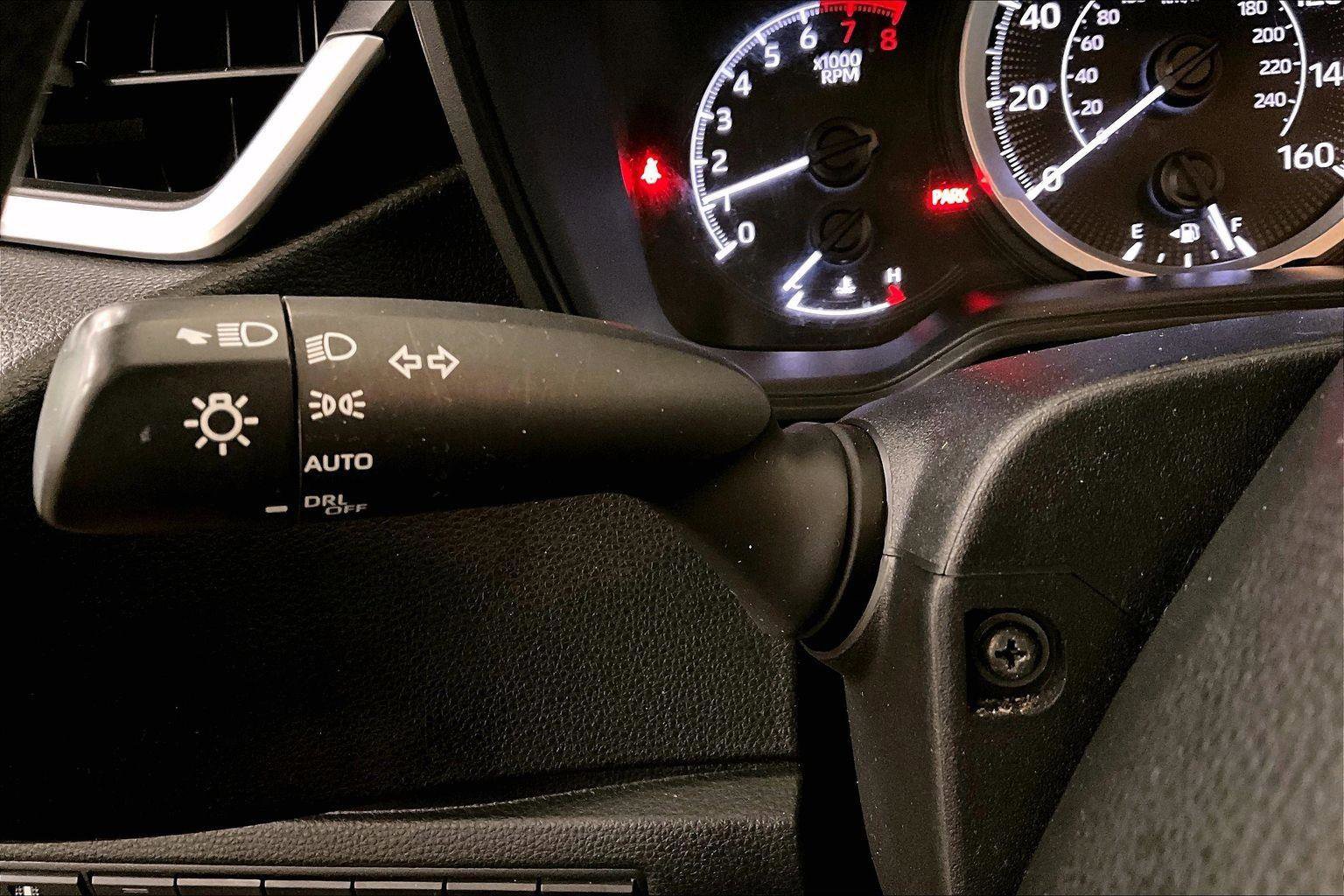 Used 2021 Toyota Corolla LE image 30