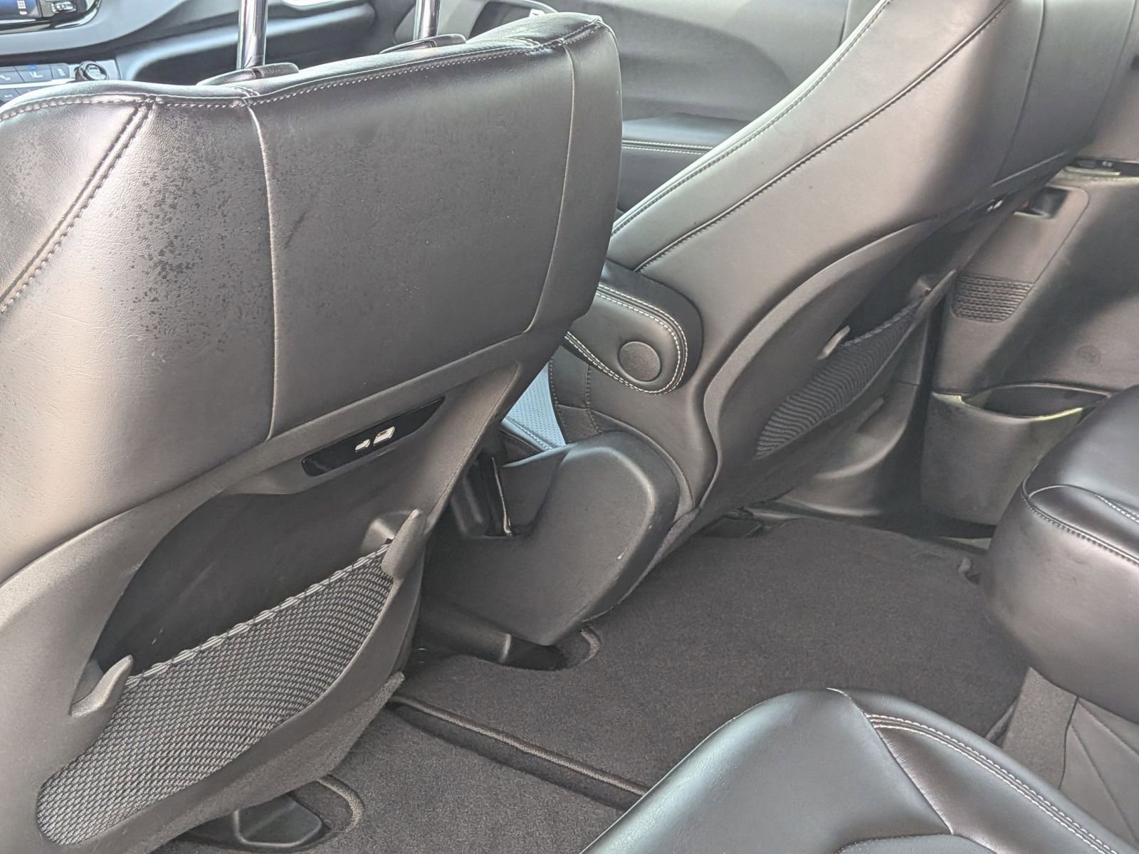 Used 2025 Chrysler Pacifica Select FWD image 26
