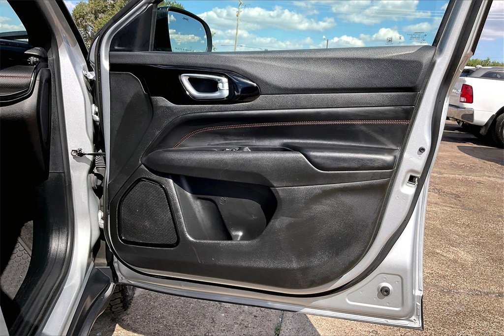 Used 2024 Jeep Compass Trailhawk image 29